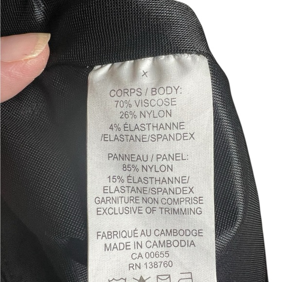 A pair of black pants by Addition Elle in size 0X - Picture 4 of 6